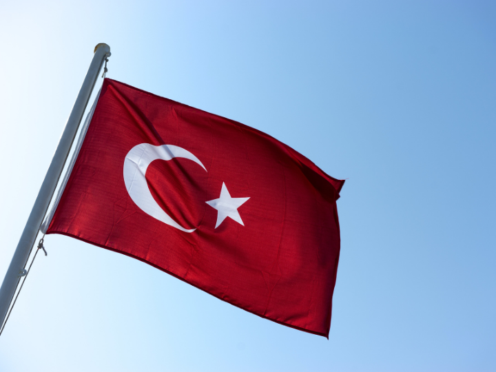 Η τουρκική εξωτερική πολιτική έχει μακρά παράδοση στην επινόηση εξωπραγματικών διεκδικήσεων και στη σταδιακή de facto προώθησή τους.