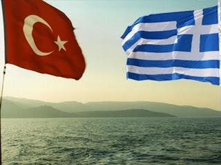 Η Κύπρος πριν από μια δεκαετία και πλέον προχώρησε στον καθορισμό της ΑΟΖ της στο νότιο μέρος του νησιού, δηλ. στο κομμάτι που δεν είναι υπό κατοχή και προχώρησε σε διακρατικές συμφωνίες οριοθέτησης, με Αίγυπτο, Ισραήλ και Λίβανο.Η Τουρκία που θυμάται τον συνεταιρισμό Ε/Κ και Τ/Κ και τις συμφωνίες του 1960 όποτε την βολεύει, την ώρα που τις έχει καταπατήσει με την εισβολή του 1974 και έχει εκδιώξει με τη βία 180.000 Έλληνες της Κύπρου από τον βορρά που κατέλαβε, μιλάει για ίσα δικαιώματα των Τούρκων της Κύπρου.