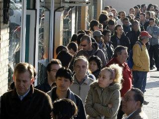 Τα προβλήματα της σύγχρονης πραγματικότητας είναι βέβαια πολύ περισσότερα, από την αναγκαιότητα ισόρροπης ανάπτυξης σε πλανητικό επίπεδο σε συνδυασμό με την αποστασιοποίηση από τον εθνικισμό από το ένα μέρος και από το άλλο την προώθηση της διαπολιτισμικής προσέγγισης, ώστε να διασφαλίζεται η ειρήνη στο πλαίσιο του παγκόσμιου συστήματος ασφαλείας, το οποίο τώρα βασίζεται στην ισορροπία των εξοπλισμών κυρίως