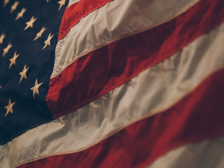 «Ο μέσος αμερικανός ψηφοφόρος και πολίτης ουδόλως νοιάζεται προς τα πού πέφτει η Ουκρανία, τι γίνεται στο Αιγαίο και στην ανατολική Μεσόγειο, τι θα ψηφίσουν οι Γάλλοι στις βουλευτικές εκλογές κλπ.».