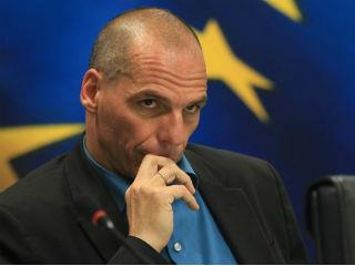 Όσον αφορά τώρα τον αντιευρωπαϊσμό της ΝΔ: όντως υπάρχει, αλλά δεν εντοπίζεται μόνον σε αυτά που περιγράφει ο κ. Βαρουφάκης. Αν πράγματι η ΝΔ ήταν φιλοευρωπαϊκό κόμμα, θα είχε από το 1975 πραγματοποιήσει μεταρρυθμίσεις προσαρμογής της χώρας στο ευρωπαϊκό κεκτημένο, το οποίο αφ’ εαυτό συνιστά θεσμική, διοικητική και πολιτική ανατροπή για την Ελλάδα. 