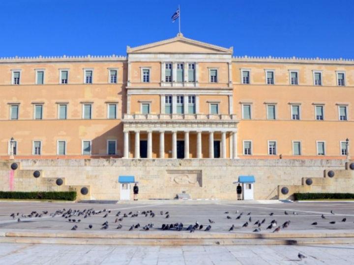 <<Στην χώρα μας επί δεκαετίες η συναίνεση δεν ήταν τίποτε άλλο παρά η αποφυγή ενόχλησης των πιο ισχυρών ομάδων της κοινωνίας>>.