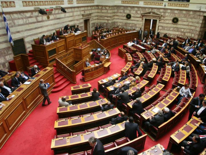 «Δεν είναι διαβολική σύμπτωση ότι τόσο το εθνικό μητρώο ασθενών COVID-19 όσο και το μητρώο μεταβιβάσεων ακινήτων ατόνησαν το καλοκαίρι;»