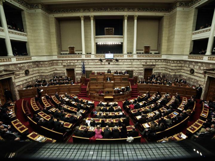 «Ιδιαίτερα κακής μεταχείρισης έχουν τύχει έννοιες όπως : ελευθερία, δημοκρατία, ειρήνη, δικαιοσύνη κ.α., οι οποίες κατά κανόνα λαμβάνουν περιεχόμενο αντίθετο από το συνήθως νοούμενο και οριζόμενο στα λεξικά.»