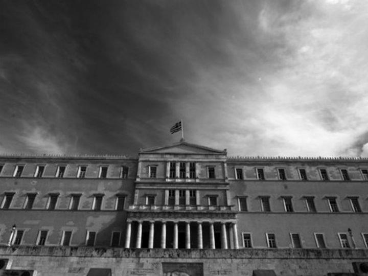 «Είναι καιρός να σοβαρευτούν πρώτα απ’ όλα οι πολιτικές δυνάμεις της χώρας, προκειμένου να δώσουν το αντίστοιχο παράδειγμα στους πολίτες και να απομονωθούν οι ελάχιστοι, που με την βίαιη συμπεριφορά τους αμαυρώνουν την εικόνα της χώρας…»