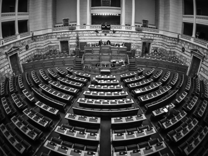 Όταν όμως οι δημοσκόποι φτάνουν στο κρίσιμο ερώτημα για τον καταλληλότερο πρωθυπουργό, εκεί ο Κ. Μητσοτάκης προηγείται θεαματικά έναντι όλων των άλλων αρχηγών.