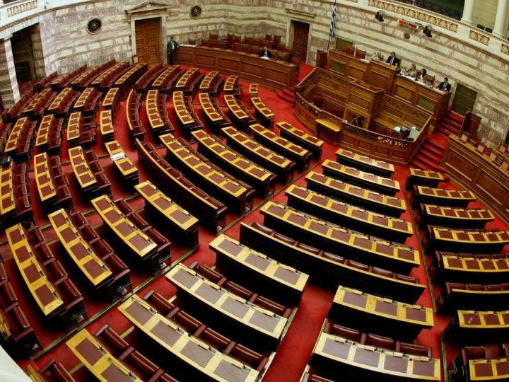 «Η επάνοδος στις πολιτικές κοκορομαχίες και του άφθονου λαϊκισμού δεν συνιστά πάντως μια νέα κανονικότητα. Μας γυρίζει και μας θυμίζει τον παλιό κακό μας εαυτό, μια και βλέπουμε κάποιοι κοντόφθαλμοι να τρίβουν τα χέρια τους επειδή η Ευρωπαϊκή Επιτροπή προέβλεψε έλλειμα 9,7%. Δηλαδή πολύ απλά χτίζουν πολιτικές καριέρες στον όλεθρο και στην καταστροφή.»