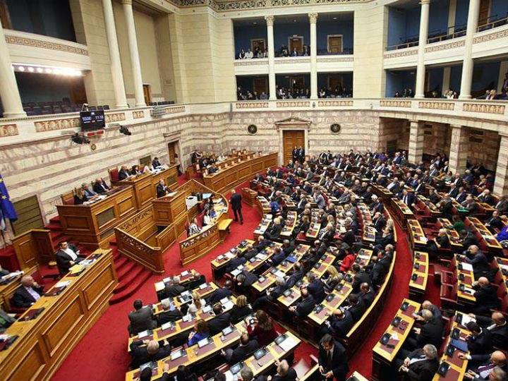 «Η αλήθεια είναι ότι έναν χρόνο μετά ο ΣΥΡΙΖΑ κούρασε ακόμη και τον ίδιο τον εαυτό του. Λογικό είναι ο Αλέξης Τσίπρας να επιχειρεί μια ανανέωση, να προσβλέπει στη δημιουργία ενός νέου προσώπου.»