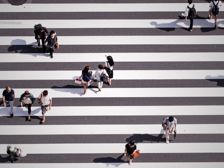 Η σύγχρονη κοινωνική πραγματικότητα με μη ελεγχόμενη πολιτικά την δυναμική της εξέλιξης, ώστε να εκφράζεται το κοινωνικό συμφέρον στο επίπεδο λήψης δεσμευτικών αποφάσεων, συμβάλλει στην διαμόρφωση επικίνδυνων συνθηκών, χωρίς να συνειδητοποιούνται οι ευθύνες και να αναλαμβάνονται.