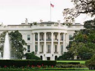 Οι Αµερικανοί επίσηµοι γνωρίζουν την ελληνική δυσκολία και ανάγκη και προφανώς την εκµεταλλεύθηκαν. Στο τραπέζι των συνοµιλιών έπεσαν όλα τα θέµατα ασφάλειας και κάλυψης των αµερικανικών δυνάµεων στην περιοχή. Κατά τους Αµερικανούς, η Ελλάδα μπορεί, µετά κάποιες τουρκικές αναθεωρήσεις, να καλύψει επιχειρησιακές και άλλες ανάγκες των ΗΠΑ στα Βαλκάνια και στην ΝΑ Μεσόγειο. Δηλαδή να υποκαταστήσει εν µέρει τουλάχιστον την Τουρκία, στον βαθµό που αυτή αναθεωρήσει το υπάρχον δόγµα και θελήσει να αυτονοµηθεί, επειδή θεωρεί ότι οι ΗΠΑ αντιστρατεύονται διά των Κούρδων την εθνική της ακεραιότητα και ασφάλεια.