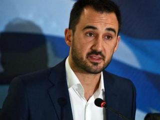 Υπογραμμίζει ότι τώρα το ζητούμενο είναι «πώς ακριβώς αυτή η μετάβαση στην νέα ιστορική φάση για την ελληνική οικονομία και την ελληνική κοινωνία θα γίνει αντιληπτή, θα αποτυπωθεί στην καθημερινή ζωή των πολιτών». Σημειώνει ενόψει και της ΔΕΘ ότι προτεραιότητα είναι η υλοποίηση μέτρων που αφορούν τη στήριξη της εργασίας, που αίρουν τις αδικίες, «άμεσα μέτρα που θα γίνουν αντιληπτά από τους πολίτες έτσι ώστε να είναι σαφές ότι περάσαμε σε αυτή τη νέα φάση».