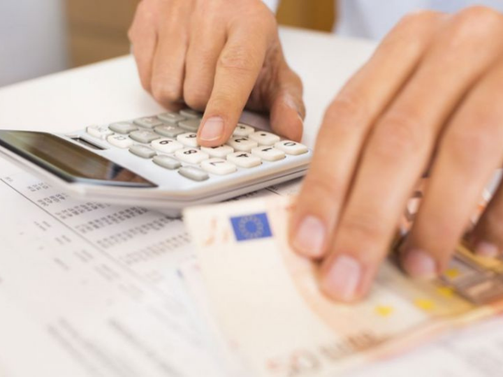 «Η πρόταση που έχει διατυπωθεί από πολλές πλευρές για διαγραφή του χρέους της πανδημίας που επισωρεύτηκε κυρίως στις υπερχρεωμένες χώρες του Νότου της ευρωζώνης, είναι εύλογη και μέχρι στιγμής δεν έχει ακουστεί κάποιος βάσιμος αντίλογος σε αυτήν.»