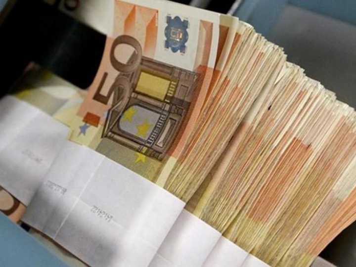 «Η ενίσχυση της δανειακής ψυχολογίας σε μια χώρα απελπιστικά υπερχρεωμένη, με επτά πτωχεύσεις στο παθητικό της μέσα σε 200 χρόνια και ασθενή παραγωγική βάση, είναι ό,τι το χειρότερο, όταν απαιτείται γενναία μεταρρυθμιστική αντίληψη.»