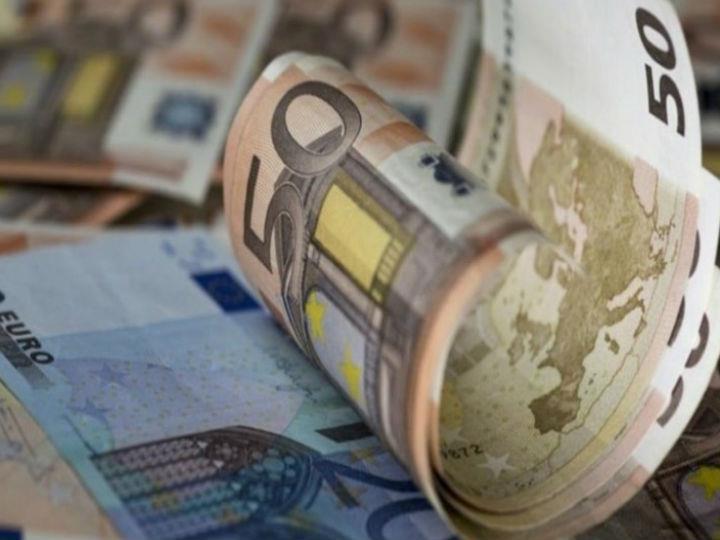 Η επιτροπή θα δημοσιεύσει νέα λεπτομερή έκθεση για τη χρήση των κοινοτικών κονδυλίων από τα κράτη μέλη τον Οκτώβριο.