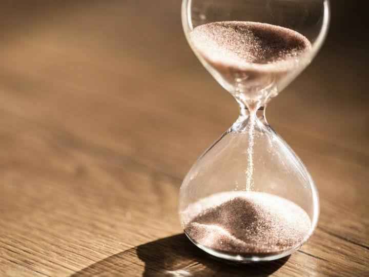«Στην Ελλάδα ο σχεδιασμός της πραγματικότητας σε βάθος χρόνου δεν βασίζεται στην ανάλυση των κοινωνικών δεδομένων ως προς την δυνατότητα λειτουργικού μετασχηματισμού τους, ώστε να συμπορεύονται οργανωτικά τα διάφορα κοινωνικά συστήματα (οικονομικό, εκπαιδευτικό, υγείας κ.λ.π.) με την δυναμική της εξέλιξης στο πλαίσιο της παγκοσμιοποίησης, αλλά παράλληλα να αποτυπώνεται και η βούληση της κοινωνικής πλειοψηφίας στο επίπεδο της λήψης δεσμευτικών αποφάσεων για το μέλλον.»